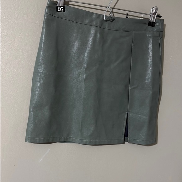 Le Lis Dresses & Skirts - Le Lis Green Pencil Mini Skirt for Work